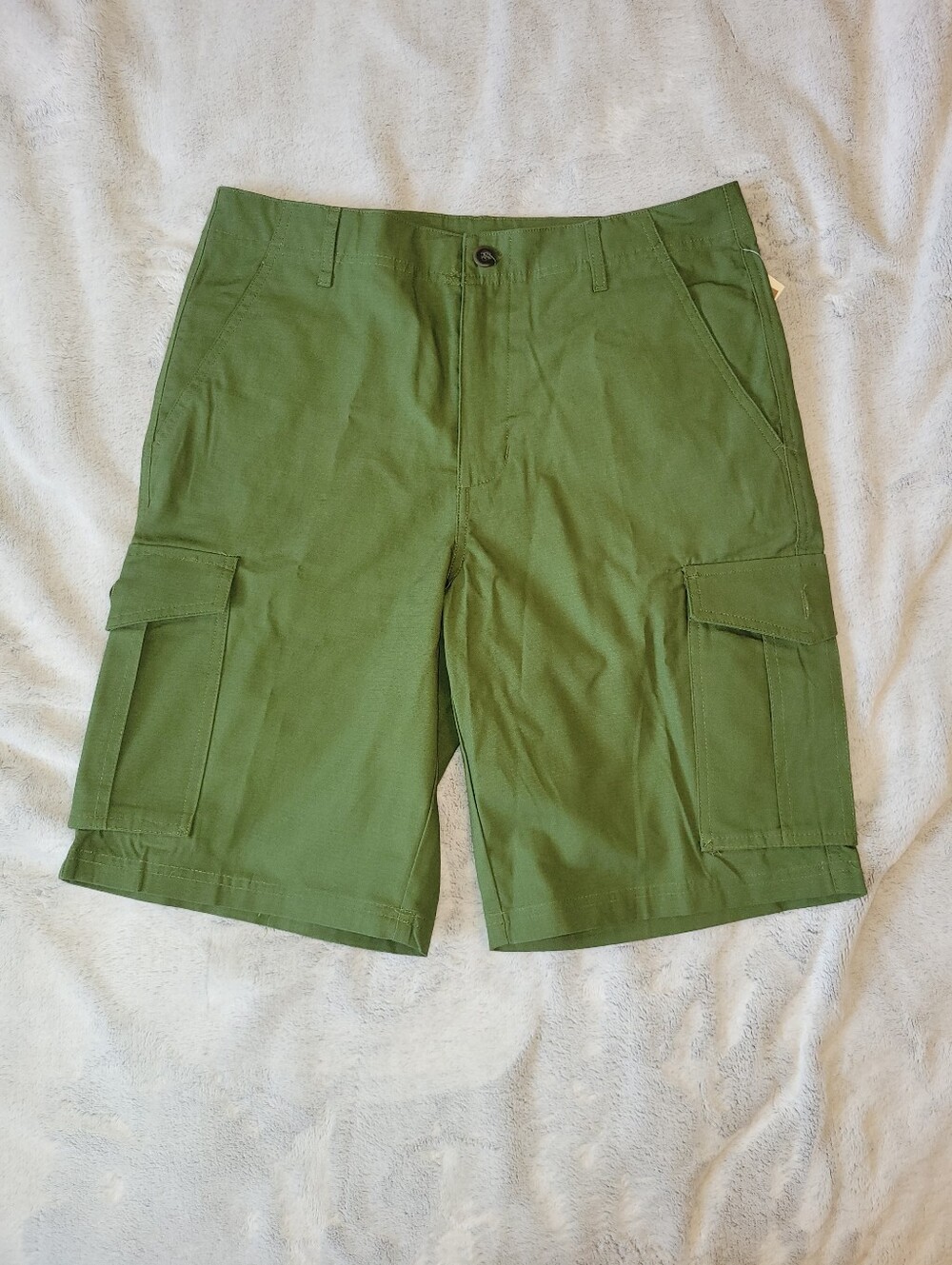 Eddie Bauer Mens Size 30 Dunite 10” Inseam Green Ripstop Cargo Shorts Hike Camp.